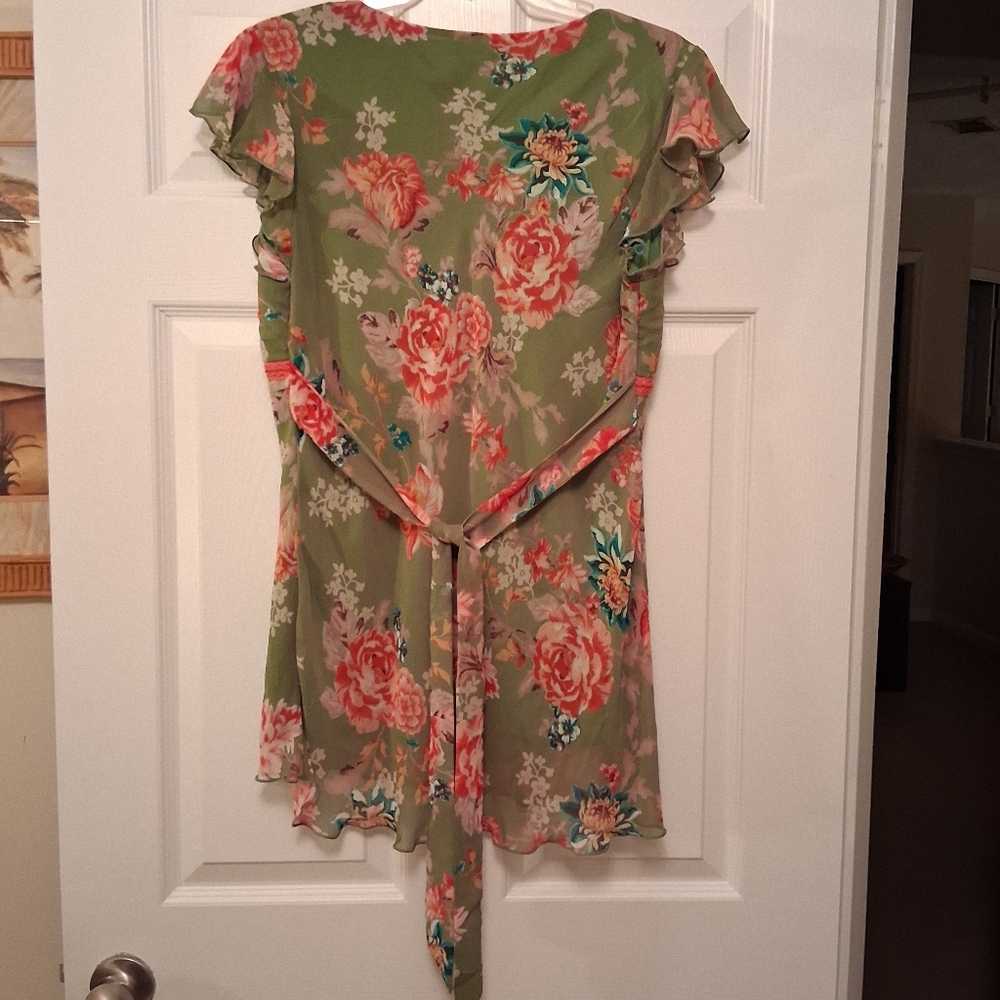Floral Green And Pink Empire Blouse. Size Large - Picture 3 of 6